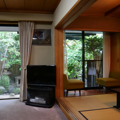 Living room connected to Japanese TATAMI room.
